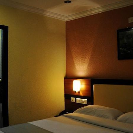 Moments Hotell Calcutta Exteriör bild