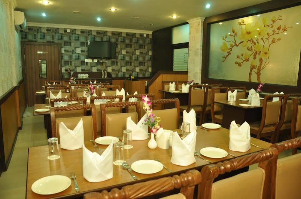 Moments Hotell Calcutta Exteriör bild