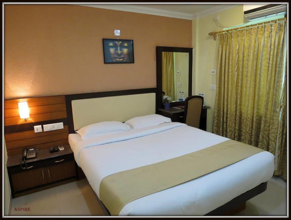 Moments Hotell Calcutta Exteriör bild
