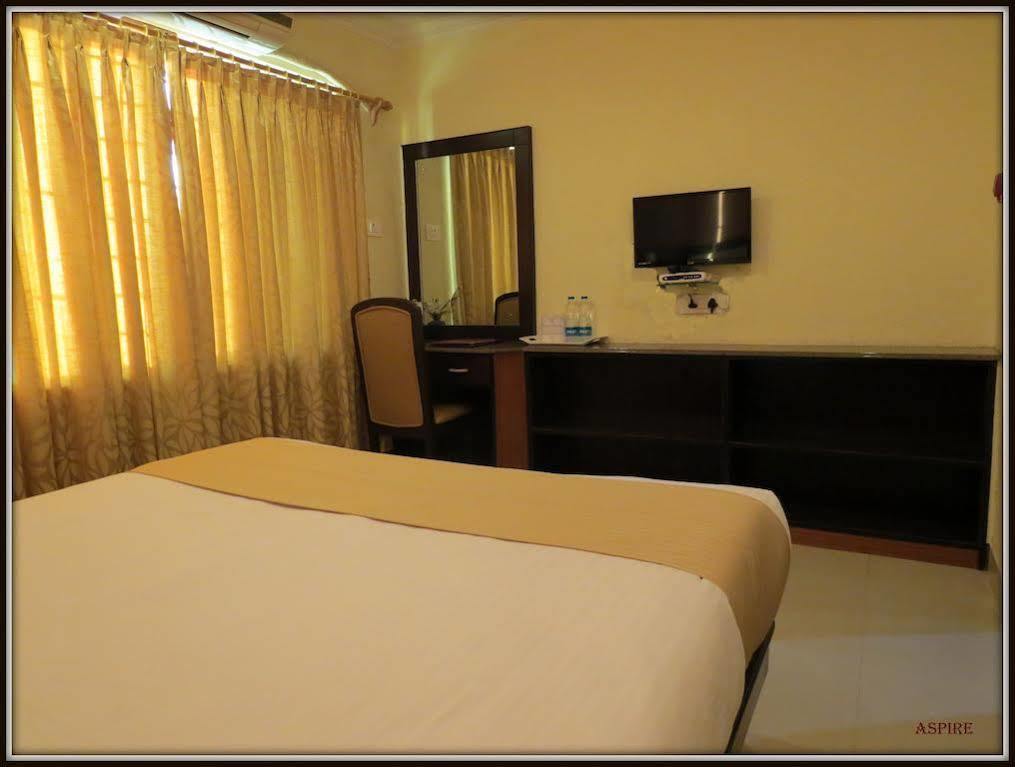 Moments Hotell Calcutta Exteriör bild