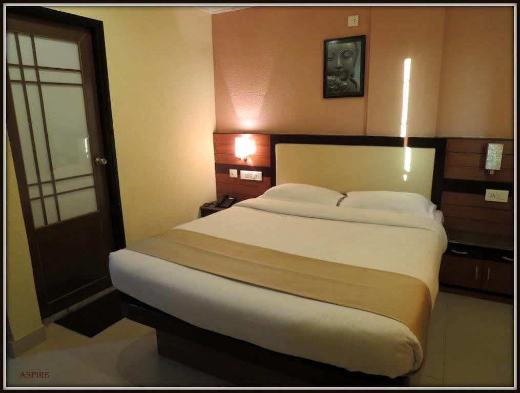 Moments Hotell Calcutta Exteriör bild