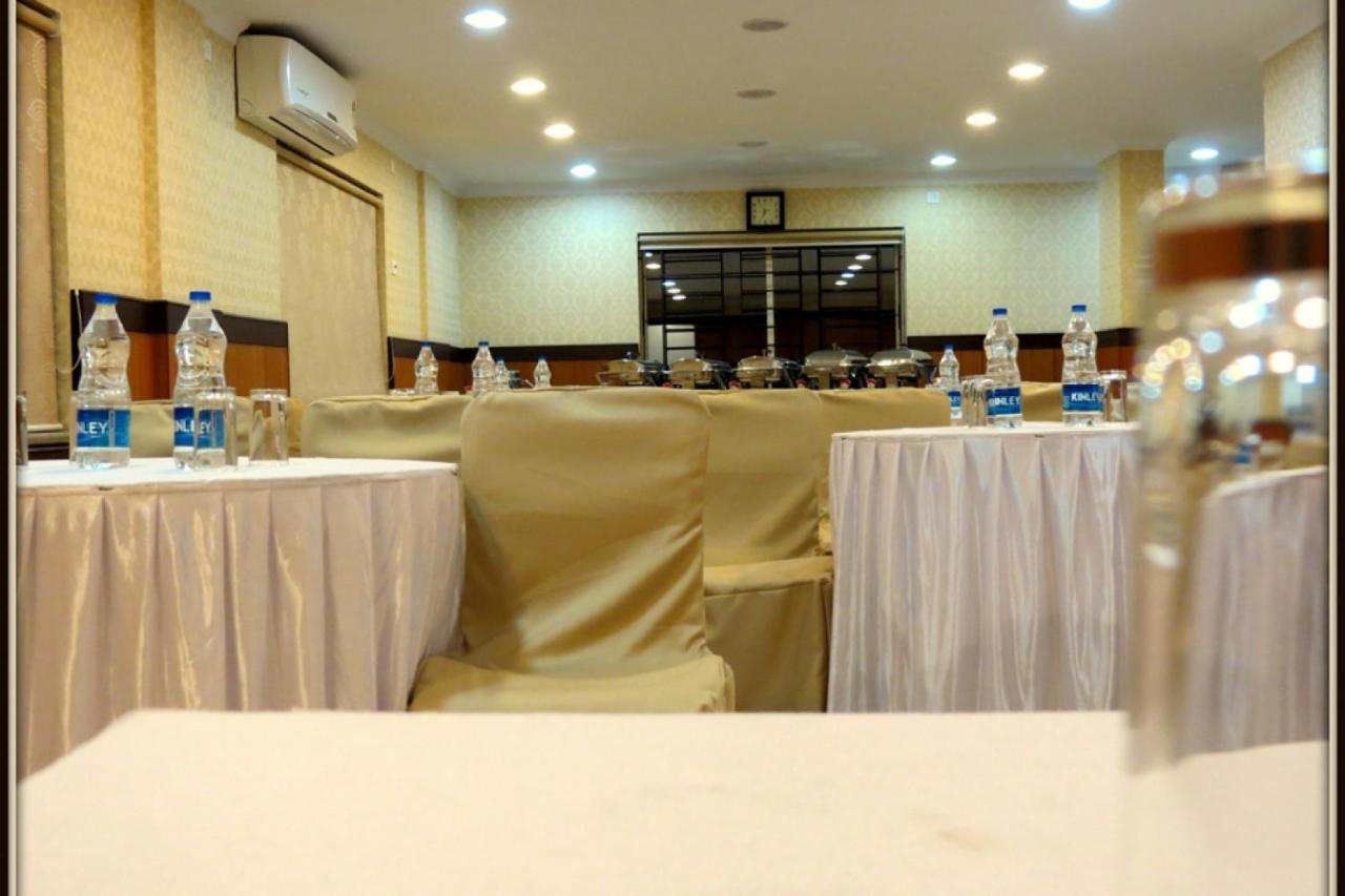 Moments Hotell Calcutta Exteriör bild