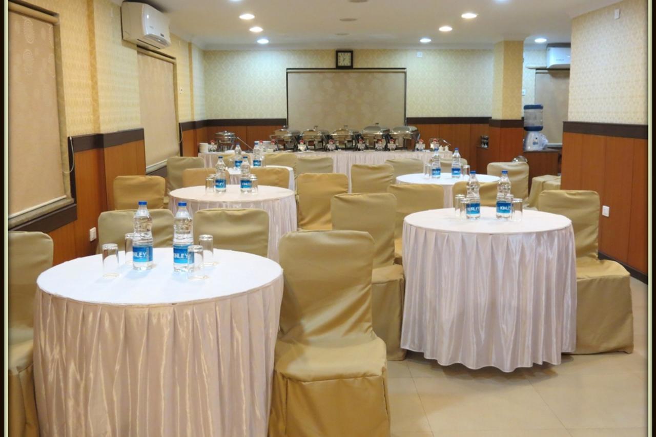 Moments Hotell Calcutta Exteriör bild